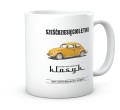 Ceramiczny kubek z nadrukiem Volkswagena Garbusa na biurku